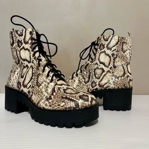 Vince Camuto MECALE Leather Combat Boots 8